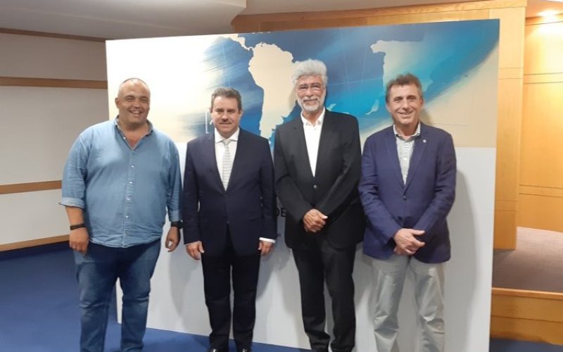 Francisco Javier Pérez (segundo), secretario de la Asociación de Academias de la Lengua Española, junto a los académicos de la ACL Yeray Rodríguez, Humberto Hernández y Juan Manuel Pérez Vigaray.
