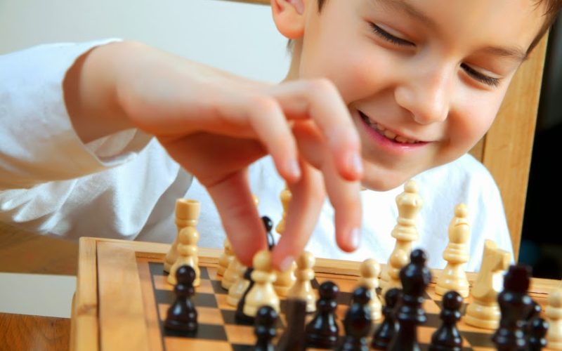 El ajedrez para mejorar el rendimiento cognitivo de los niños