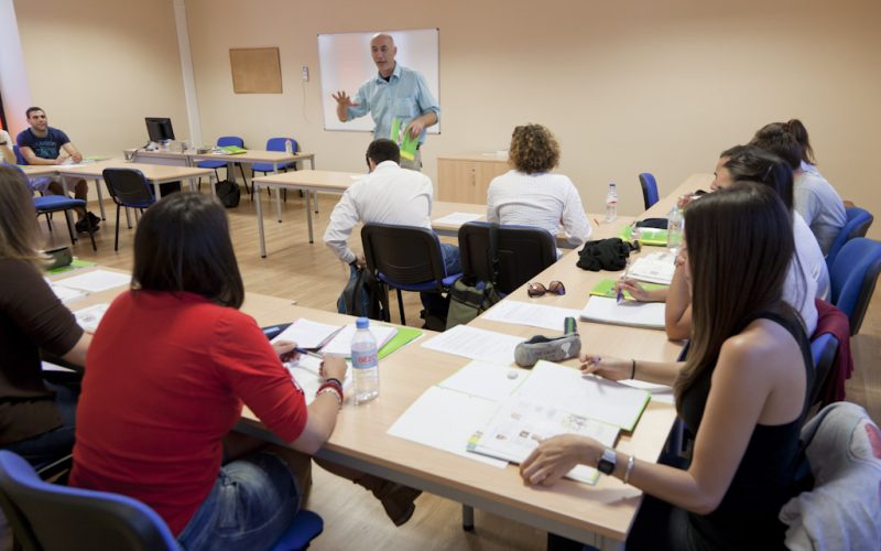 Los estudiantes podrán acceder a los estudios de idiomas a través de diferentes becas