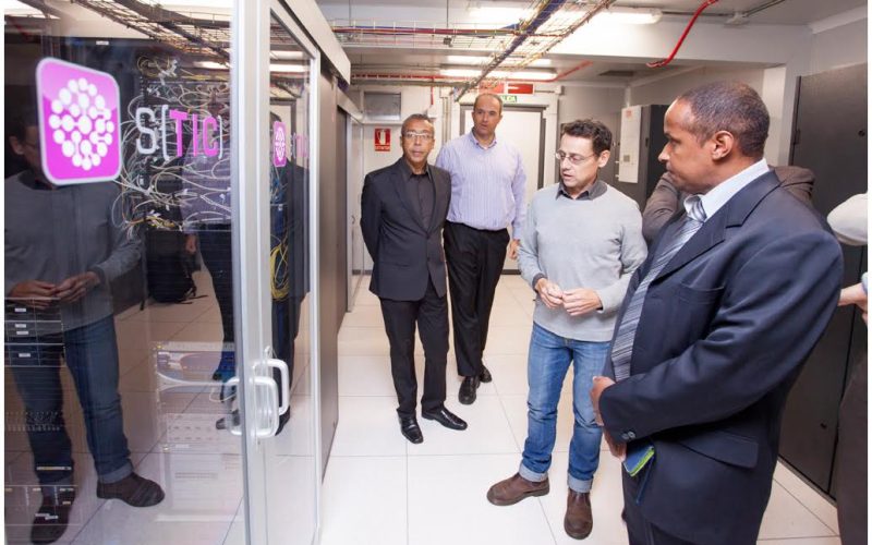 Representantes del Banco de Cabo Verde visitan el STIC de la Universidad de La Laguna