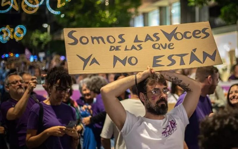 Manifestación por el 25N en Santa Cruz de Tenerife en 2022