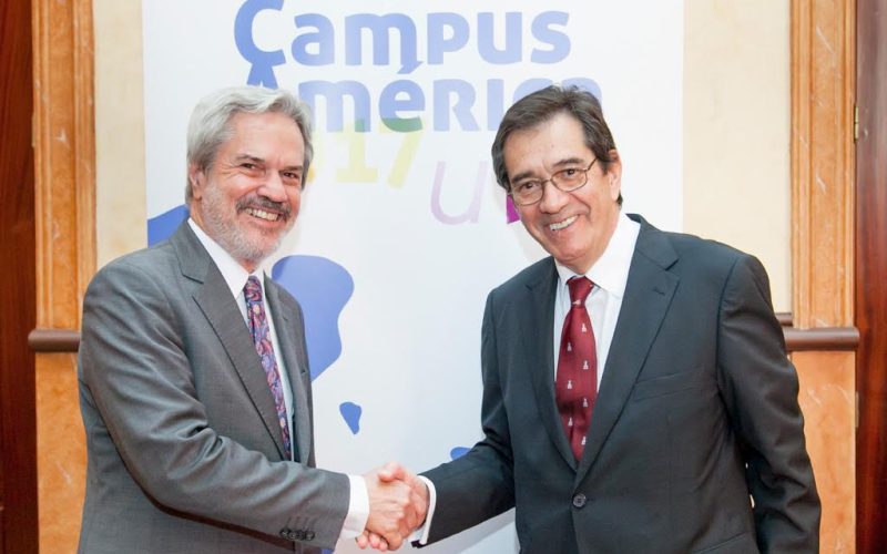 Paulo Speller y Antonio Martinón, tras la firma del acuerdo de colaboración entre