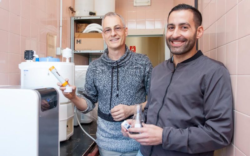 Francisco Melián y Yézer González, impulsores de un prototipo de depuradora de agua con inteligencia artificial