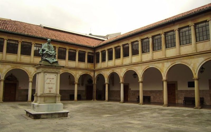 edificio-historico-de-la-universidad-de-oviedo