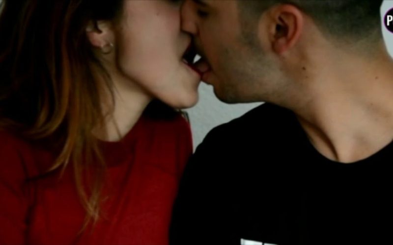 El beso, una tormenta química