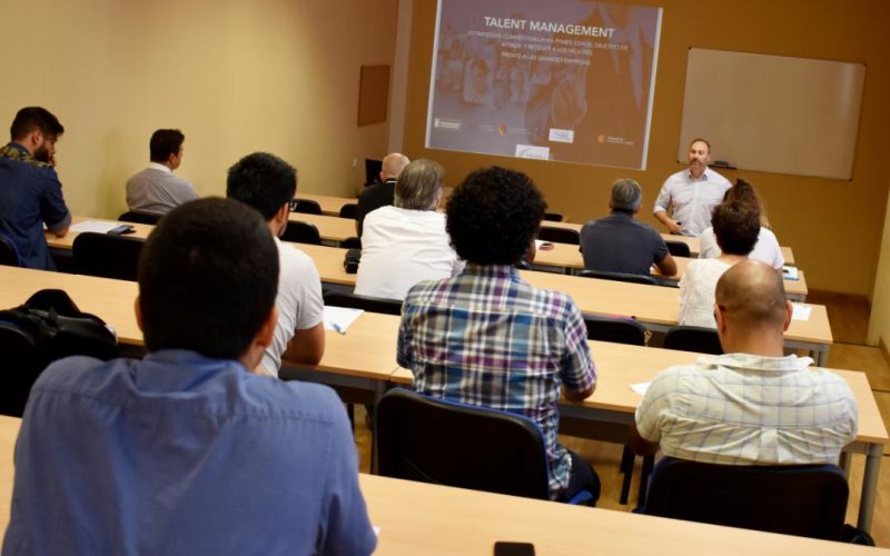 Emprende.ULL asesoró durante el curso 2017-18 a más de 200 personas