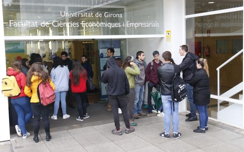 Estudiantes universitarios de Girona