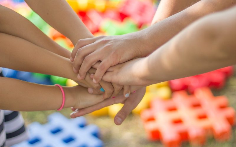 hands-2847508_1280