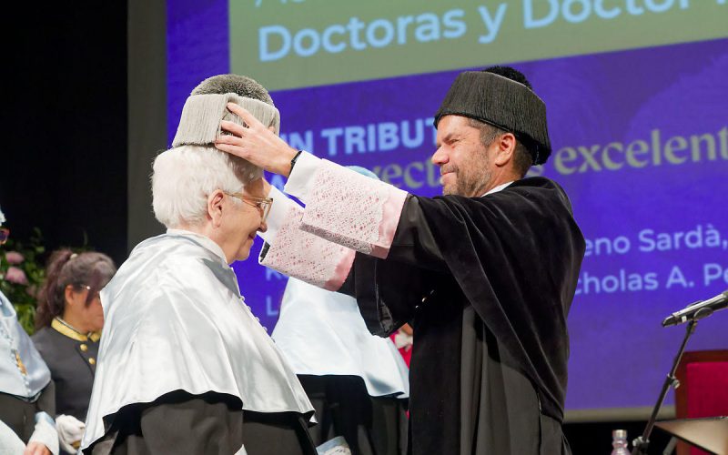 Amparo Moreno, doctora  honoris causa por la Universidad de La Laguna