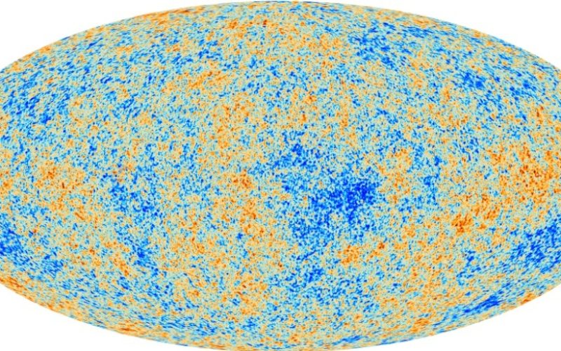 Anisotropías del fondo cósmico de micoondas (CMB) observadas con el satélie Plank.
