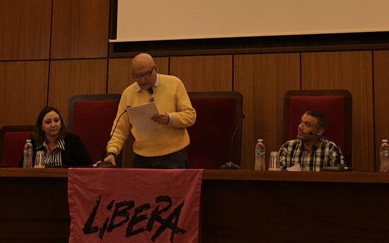 Giulia Baruzzo, Ernesto Morici y Nicola Cataldo en la presentación de la asociación Libera