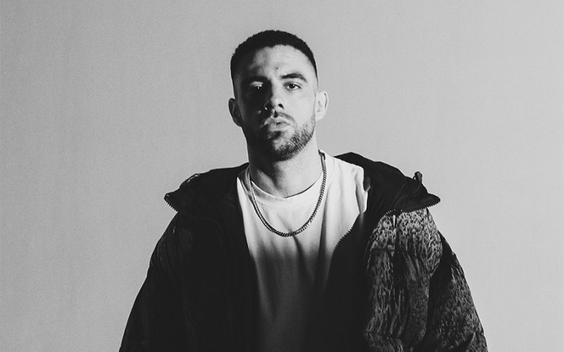 Israel B sumerge al Aguere Espacio Cultural en una noche de música urbana