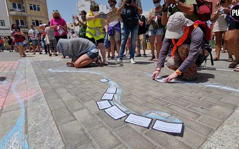 La Caravana Abriendo Fronteras se manifiesta en la capital grancanaria