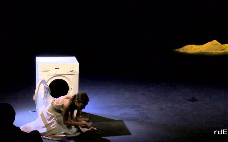 La representación teatral y de danza ‘Amarga Dulce’, en el Paraninfo