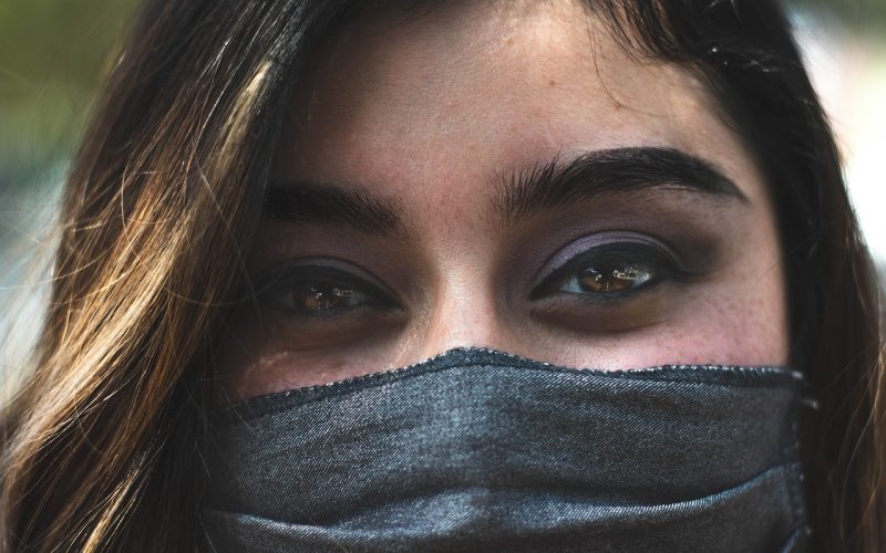 Las mascarillas cambiarán la forma de comunicación en la nueva normalidad. / Foto: PULL