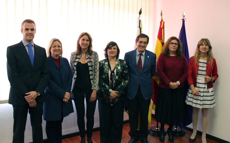 Aránzazu Calzadilla, toma posesión como nueva decana de Derecho