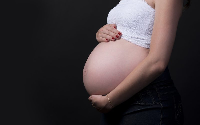 El dinero estará destinado a ayudar a personas embarazadas o con bebés. Foto: Pull