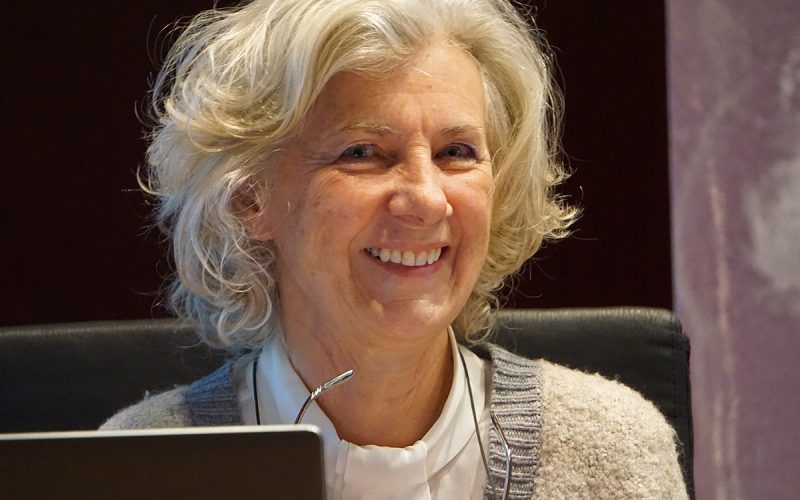 https://upload.wikimedia.org/wikipedia/commons/thumb/9/9d/Mercedes_Bengoechea.jpg/1200px-Mercedes_Bengoechea.jpg