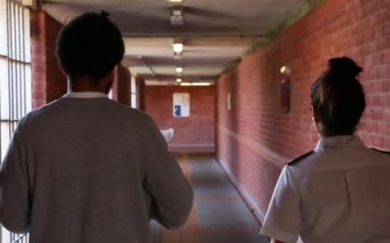prisonerandguardhmpgrendon