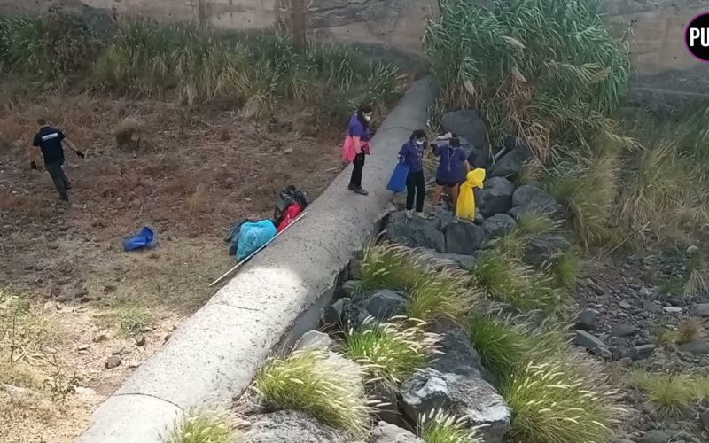 PROMEMAR realiza la limpieza de residuos del barranco María Jiménez