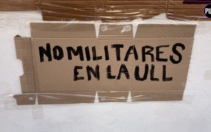 Segunda jornada de encierro y manifestaciones en el Rectorado