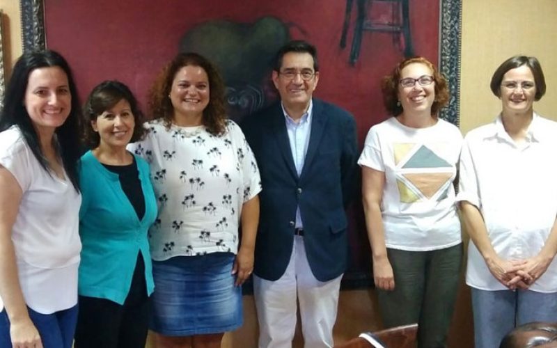 El Colegio Oficial de Trabajo Social solicita un curso de adaptación al grado para los diplomados