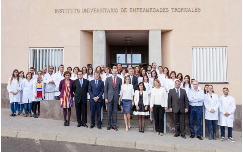 Los Reyes de España, en el Instituto de Enfermedades Tropicales de la ULL